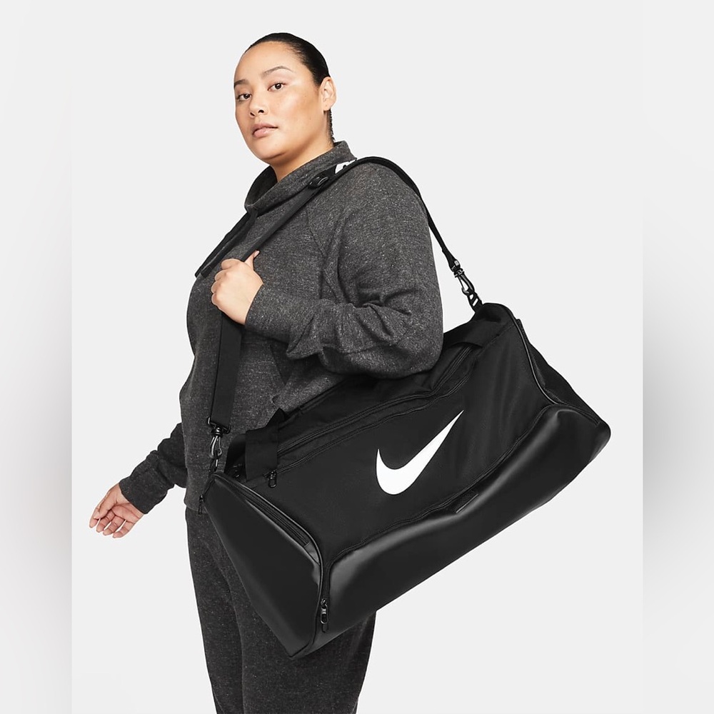 LIKE NEW- Nike Brasilia 9.5-Training Duffel Bag (Medium, 60L) unisex